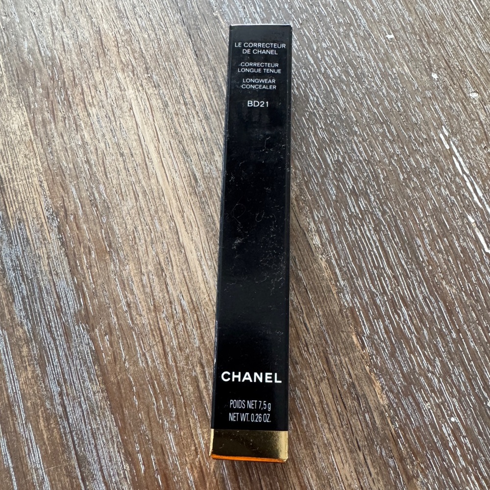 CHANEL Longwear Concealer BD21